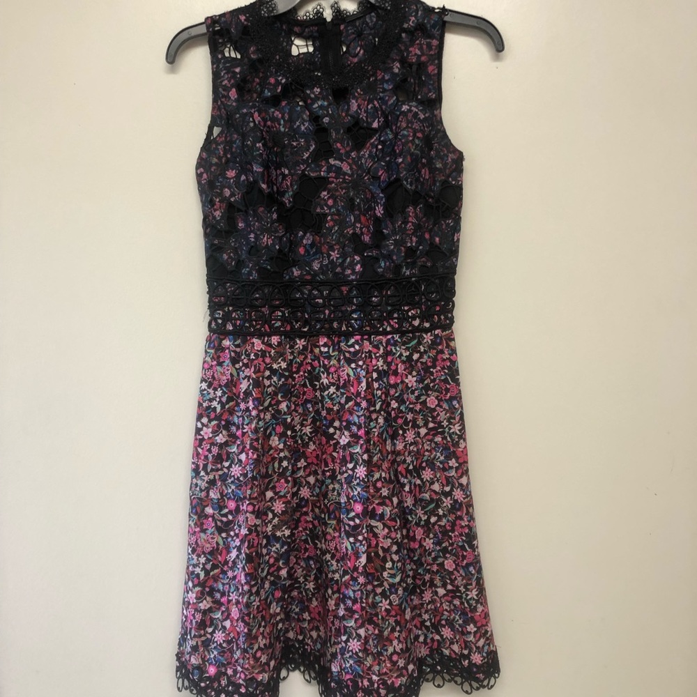 Elie Tahari Lace and Floral Dress 👗